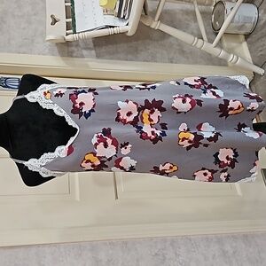 "LAUNDRY" By Shelli Segal. Sz. Large. Elastic and polyester chemise